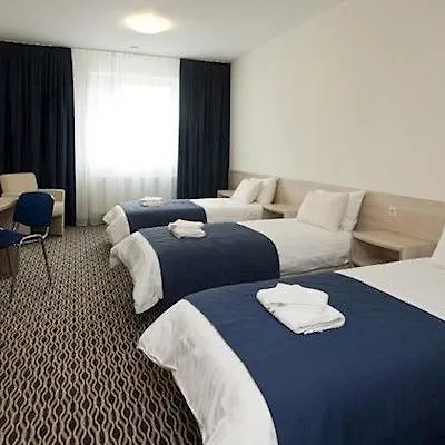 シティ 3*